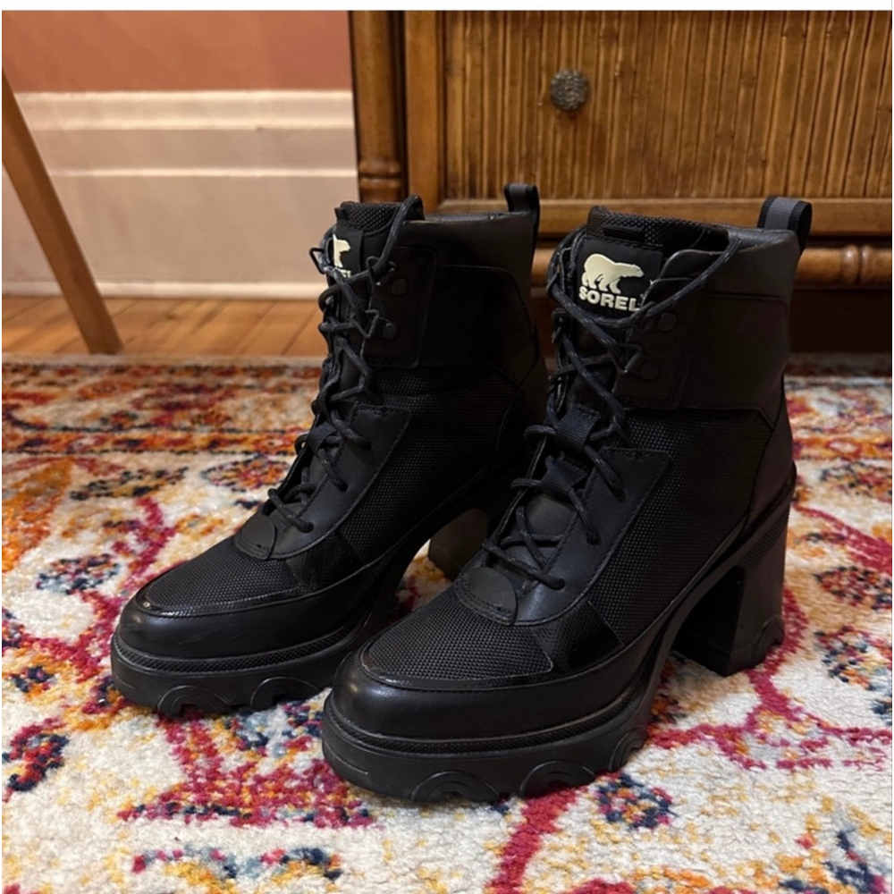Sorel Women’s Black Lace Up Heeled Boots - Sz 7